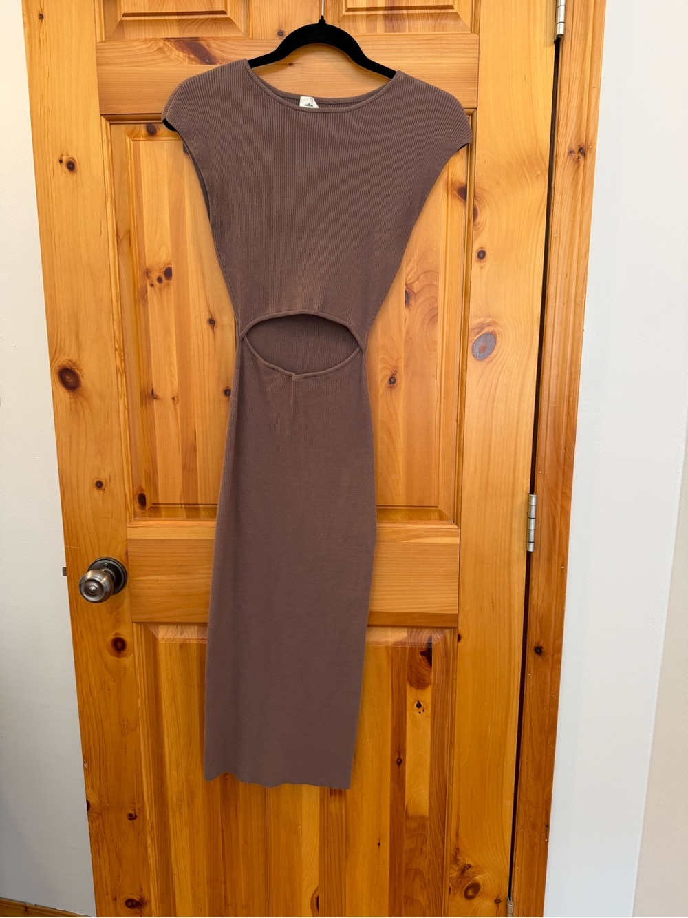 Aritzia Wilfred Cutout Ribbed Midi Dress in Mauve Brown